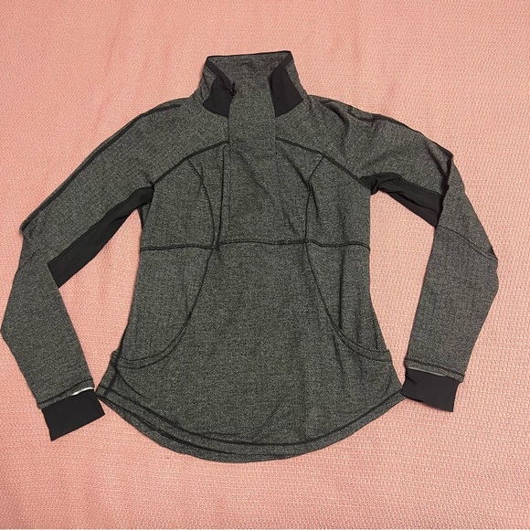 Lululemon Base Runner 1/2 Zip Heathered Herringbone Heathered Black size 10 - Picture 11 of 16